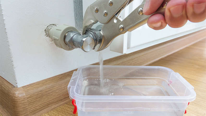 removing-water-from-radiator